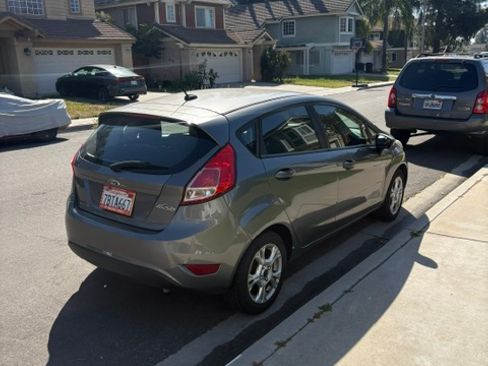 Used 2014 Ford Fiesta SE FWD image 1