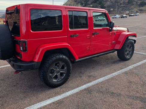 Used 2017 Jeep Wrangler Unlimited Rubicon image 4
