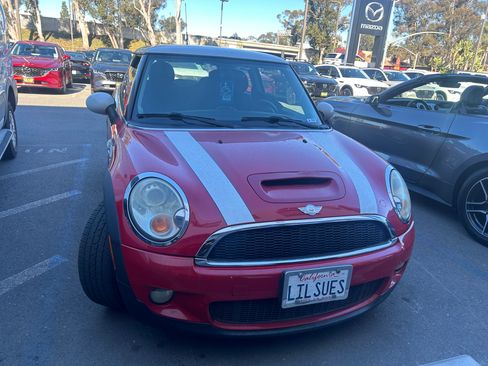 Used 2010 MINI Cooper S image 1