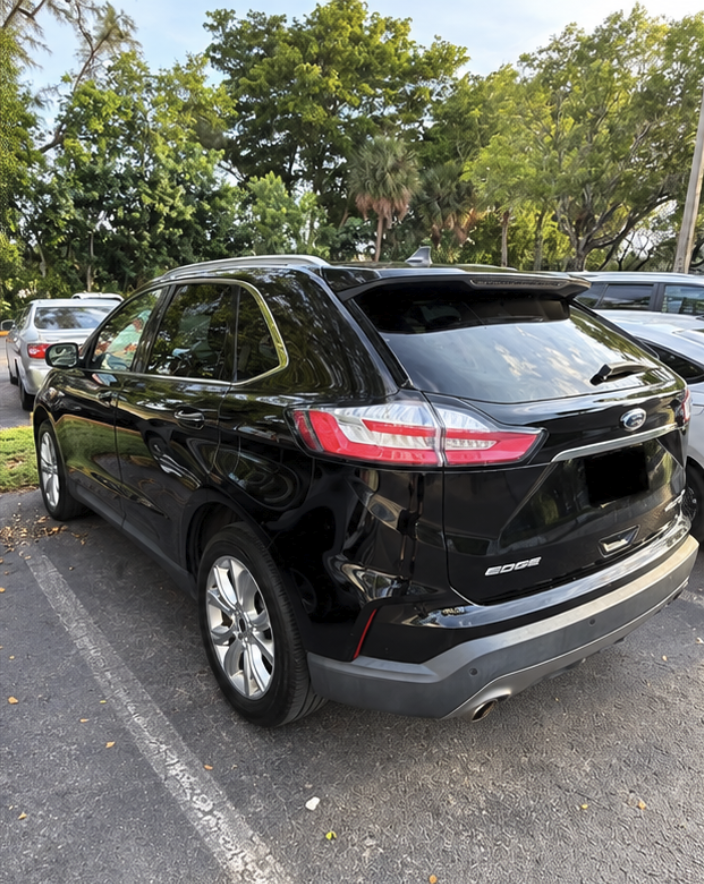 Used 2020 Ford Edge Titanium FWD image 16