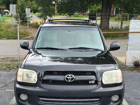 Used 2007 Toyota Sequoia SR5 image 4