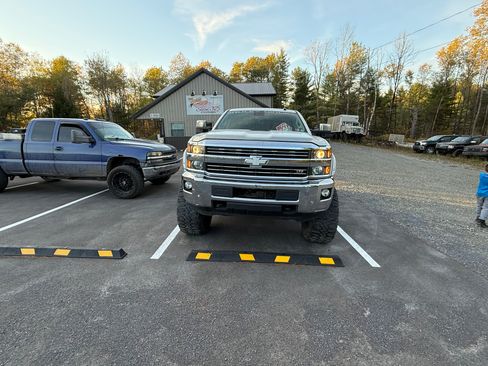 Used 2015 Chevrolet Silverado 2500 LTZ w/ Duramax Plus Package image 2