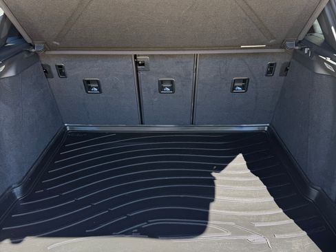 Used 2023 Porsche Macan Turbo image 8