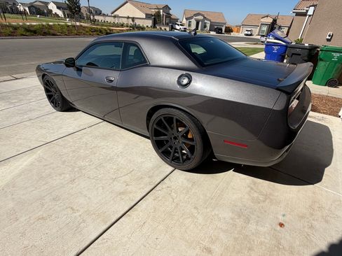 Used 2016 Dodge Challenger R/T RWD image 8