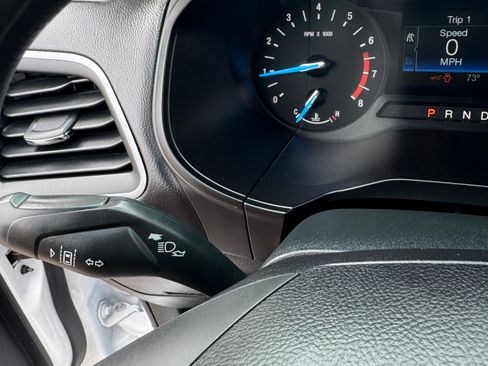 Used 2020 Ford Edge SE FWD image 19