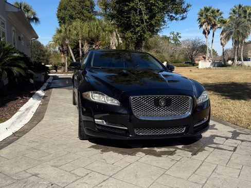Used 2019 Jaguar XJ L Portfolio image 2