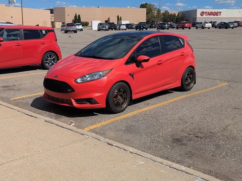 Used 2016 Ford Fiesta ST w/ ST Recaro Package FWD image 2