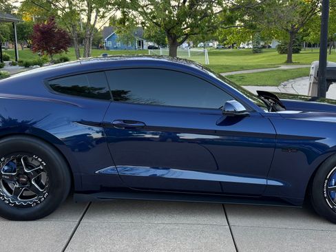 Used 2018 Ford Mustang GT Premium w/ GT Performance Package RWD image 1