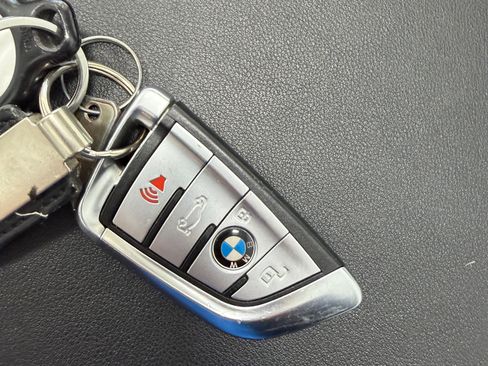 Used 2022 BMW X7 xDrive40i w/ M Sport Package image 19