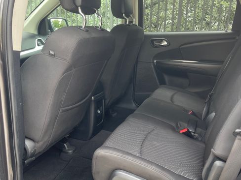 Used 2018 Dodge Journey SE w/ Blacktop Package image 6