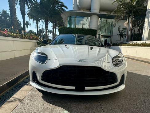 Used 2025 Aston Martin DB12 Convertible RWD image 8