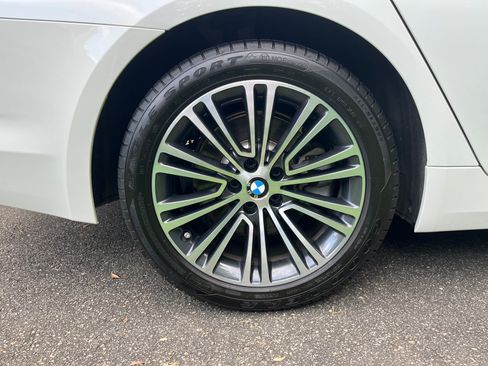 Used 2018 BMW 530i xDrive AWD/4WD image 25
