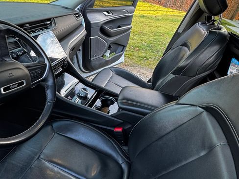 Used 2021 Jeep Grand Cherokee L Limited image 10