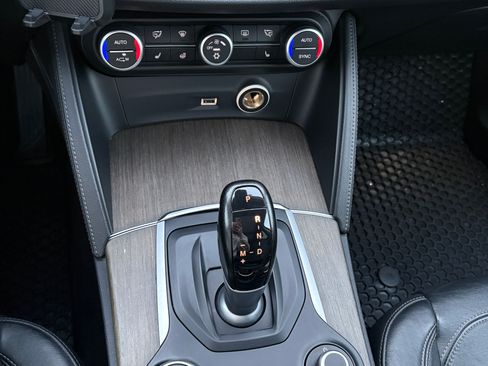 Used 2018 Alfa Romeo Stelvio Ti image 9