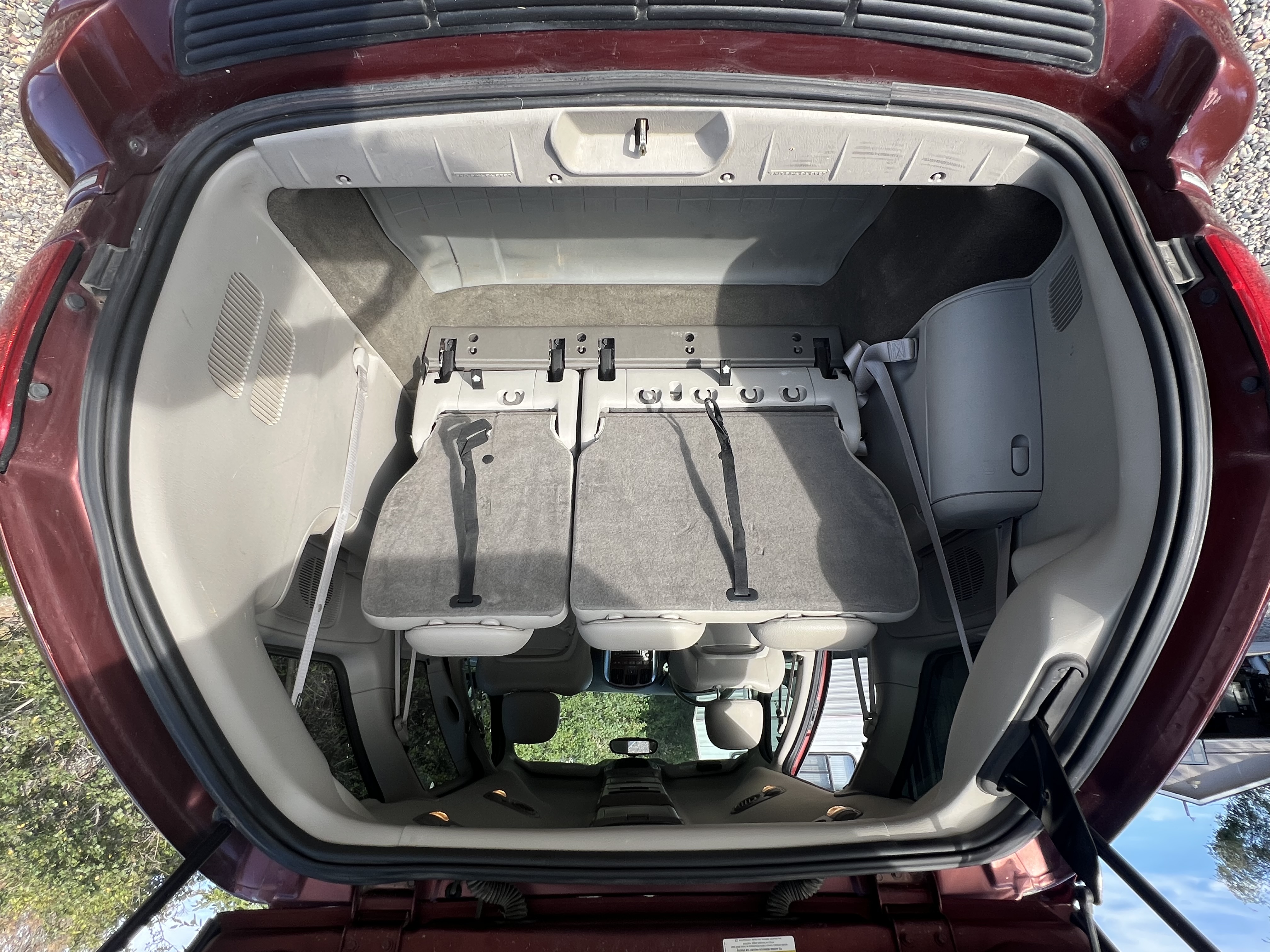 Used 2007 Chrysler Town & Country Limited FWD image 10