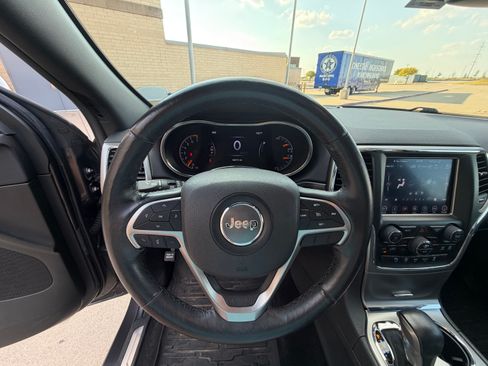 Used 2018 Jeep Grand Cherokee Limited w/ Luxury Group II AWD/4WD image 10