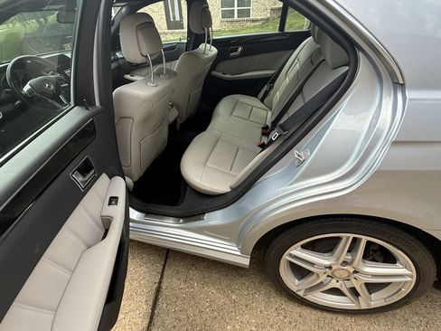Used 2013 Mercedes-Benz E 350 4MATIC Sedan image 11