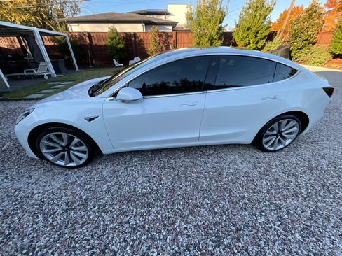 Used 2019 Tesla Model 3 Standard Range Plus image 2