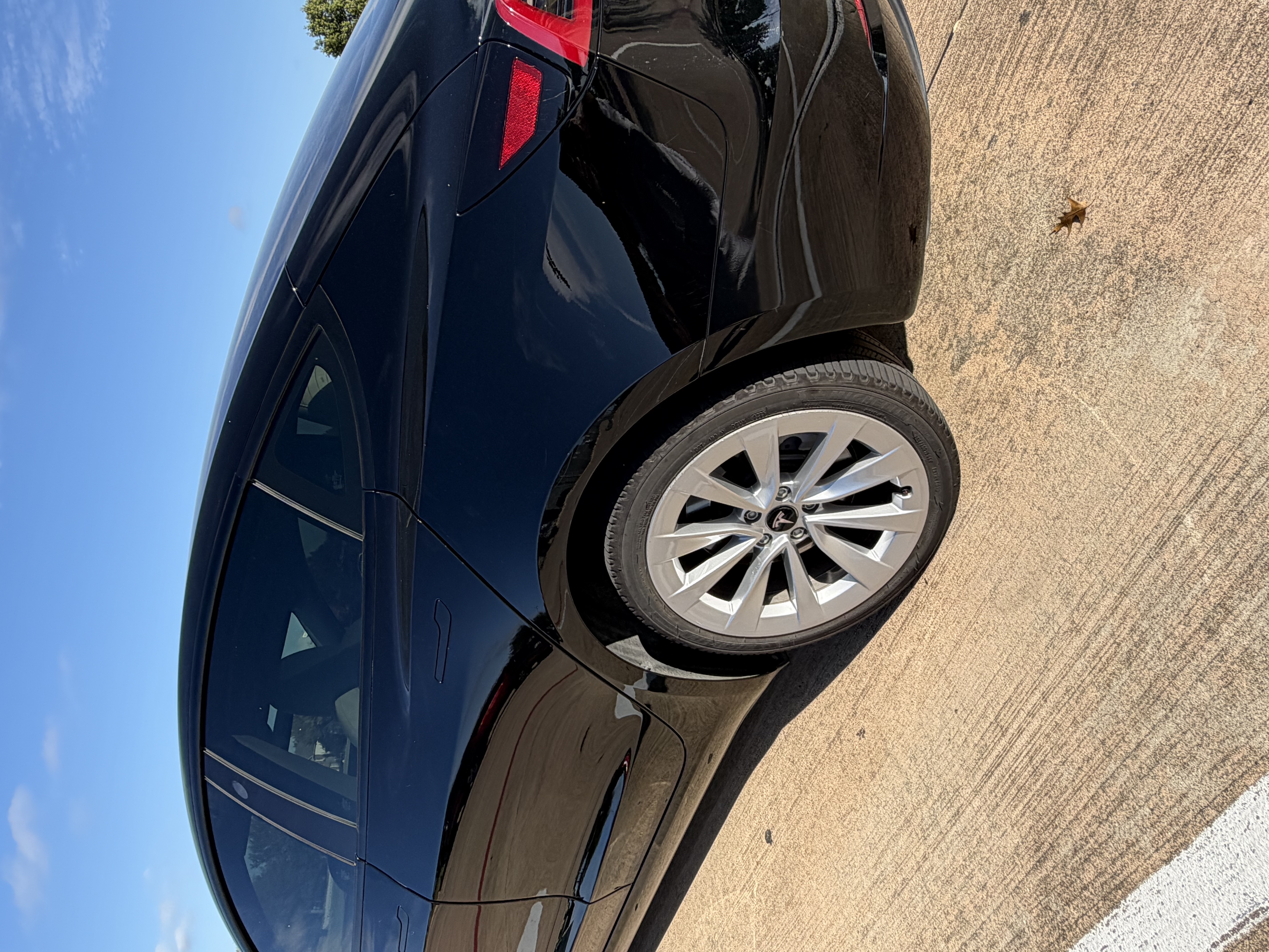 Used 2023 Tesla Model 3 Standard Range RWD image 11