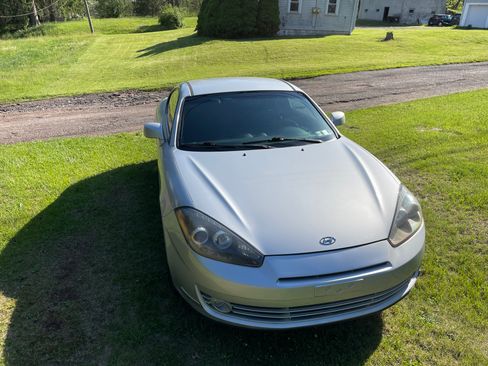 Used 2008 Hyundai Tiburon GS FWD image 16