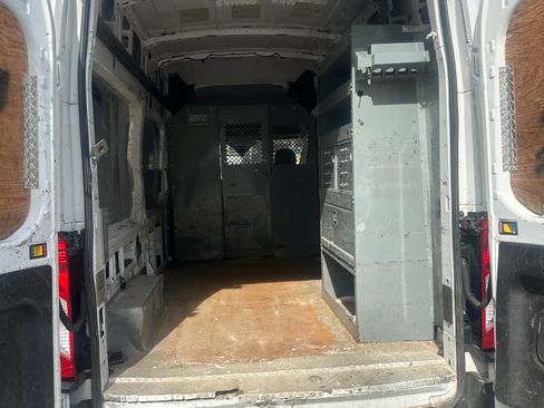 Used 2016 Ford Transit 250 148 High Roof RWD image 9