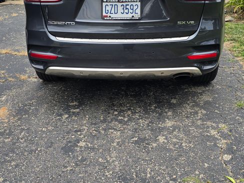 Used 2018 Kia Sorento SX image 5