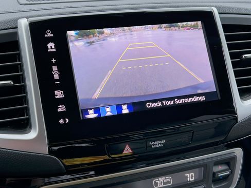 Used 2017 Honda Pilot Touring image 19