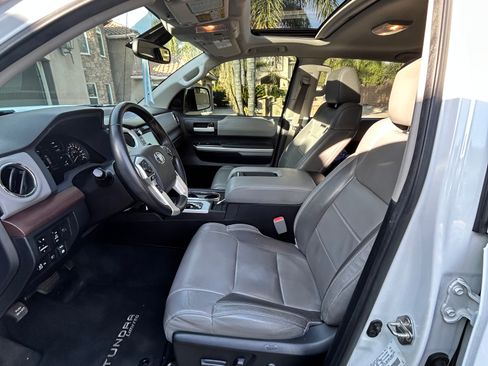 Used 2018 Toyota Tundra Limited w/ Limited Premium Package image 5