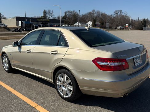 Used 2012 Mercedes-Benz E 350 4MATIC Sedan image 9