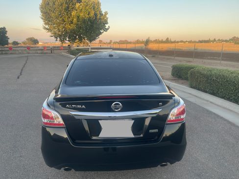 Used 2015 Nissan Altima 2.5 S w/ Special Edition Package FWD image 5