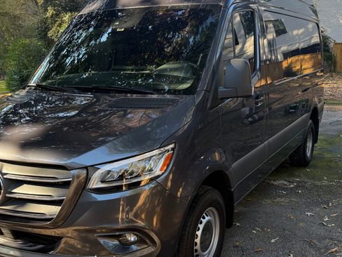 Used 2023 Mercedes-Benz Sprinter 3500 image 10