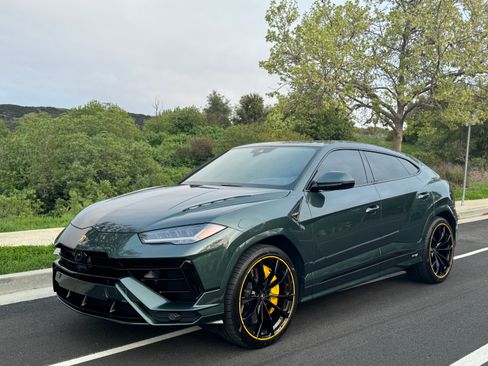 Used 2023 Lamborghini Urus S image 4