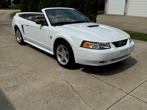 Used 1999 Ford Mustang GT image 1