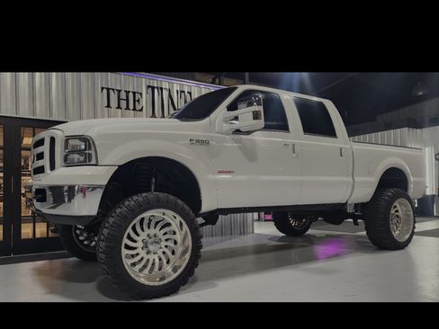 Used 2007 Ford F250 Lariat image 1