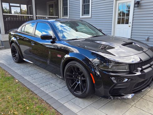 Used 2023 Dodge Charger Scat Pack image 4