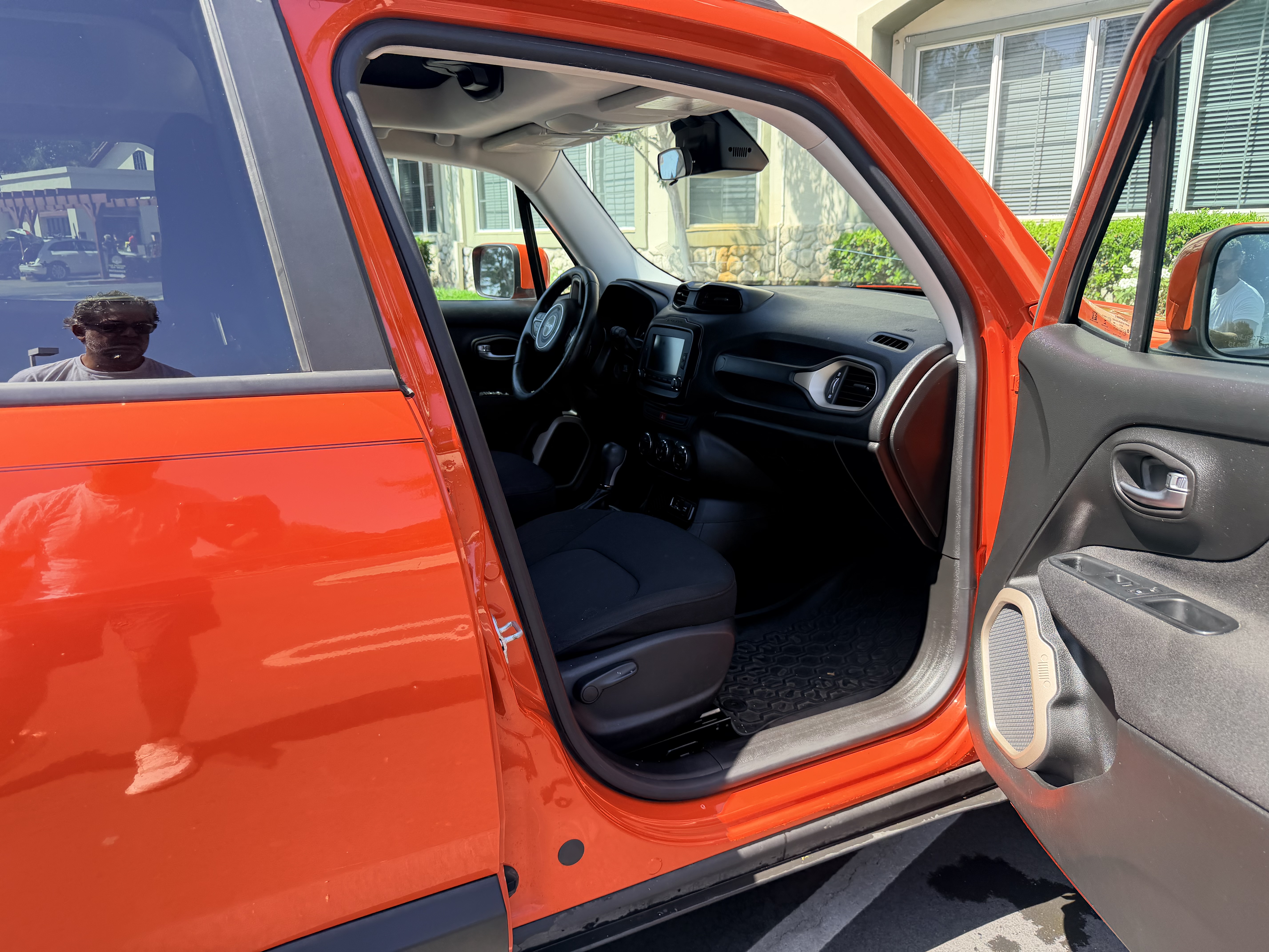 Used 2015 Jeep Renegade Latitude w/ Popular Equipment Group FWD image 9