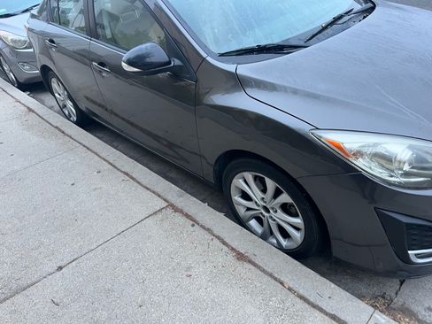 Used 2010 MAZDA MAZDA3 s Grand Touring image 2