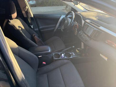 Used 2017 Toyota RAV4 XLE image 5