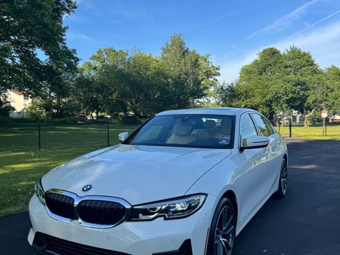 Used 2019 BMW 330i xDrive Sedan w/ Convenience Package AWD/4WD image 2