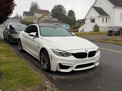 Used 2015 BMW M4 Coupe RWD image 1