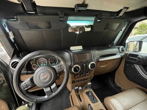 Used 2012 Jeep Wrangler Unlimited Sahara w/ Mopar Chrome Edition Group image 8