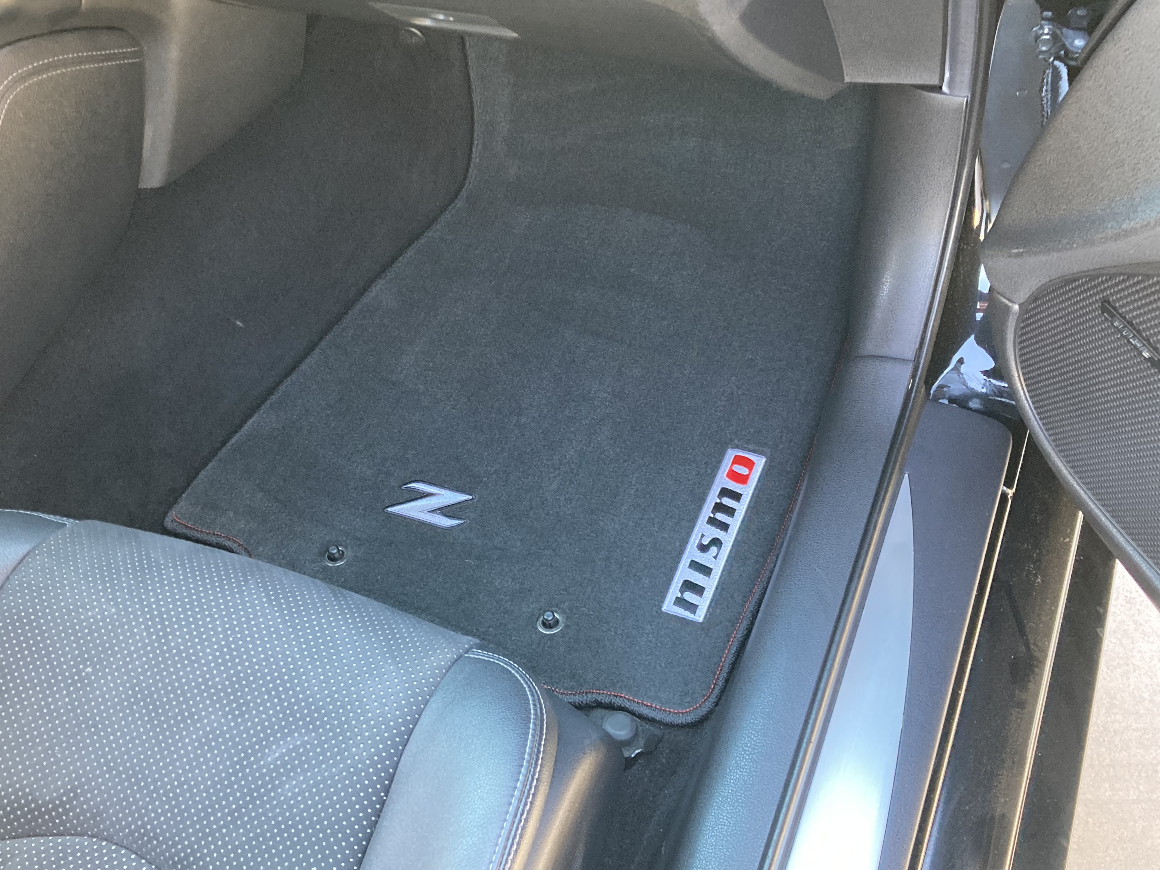Used 2014 Nissan 370Z Touring w/ Sport Package RWD image 17