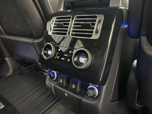 Used 2019 Land Rover Range Rover Supercharged image 24
