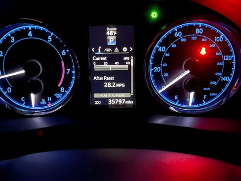 Used 2017 Toyota Corolla SE image 15