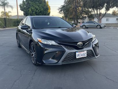 Used 2019 Toyota Camry SE w/ Carpet Mat Package