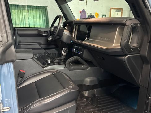 Used 2025 Ford Bronco Outer Banks w/ Sasquatch Package AWD/4WD image 30