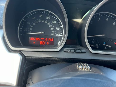 Used 2004 BMW Z4 2.5i image 1