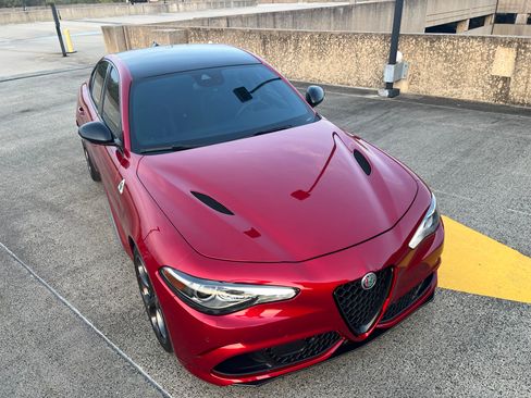 Used 2022 Alfa Romeo Giulia Quadrifoglio w/ Active Assist Plus Package image 9