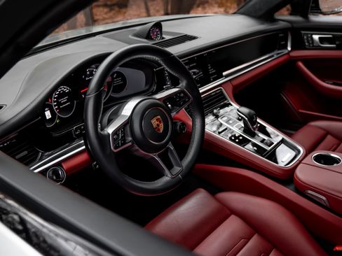 Used 2017 Porsche Panamera Turbo image 14