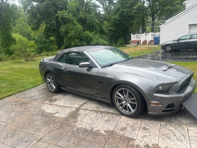 Used 2011 Ford Mustang GT RWD image 9
